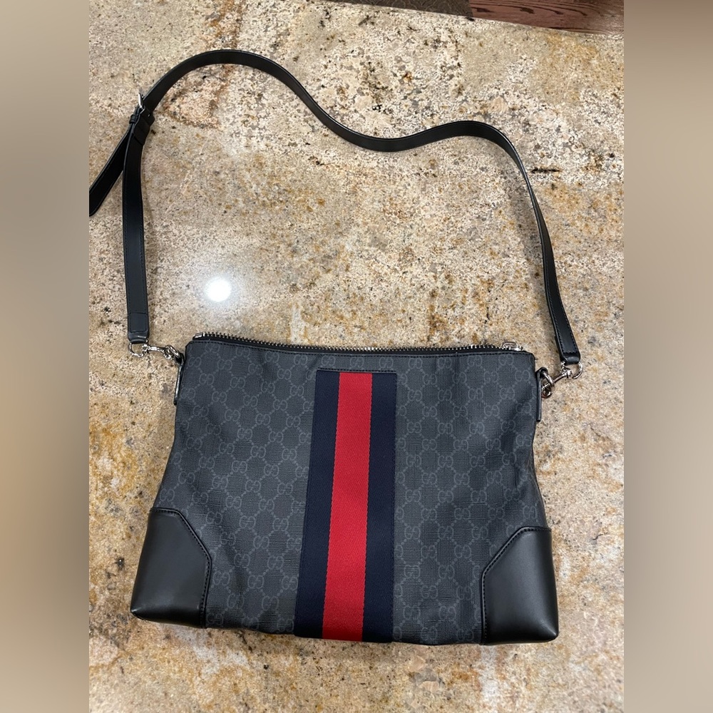 Gucci Messenger crossbody